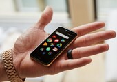 Создан самый маленький смартфон на Android